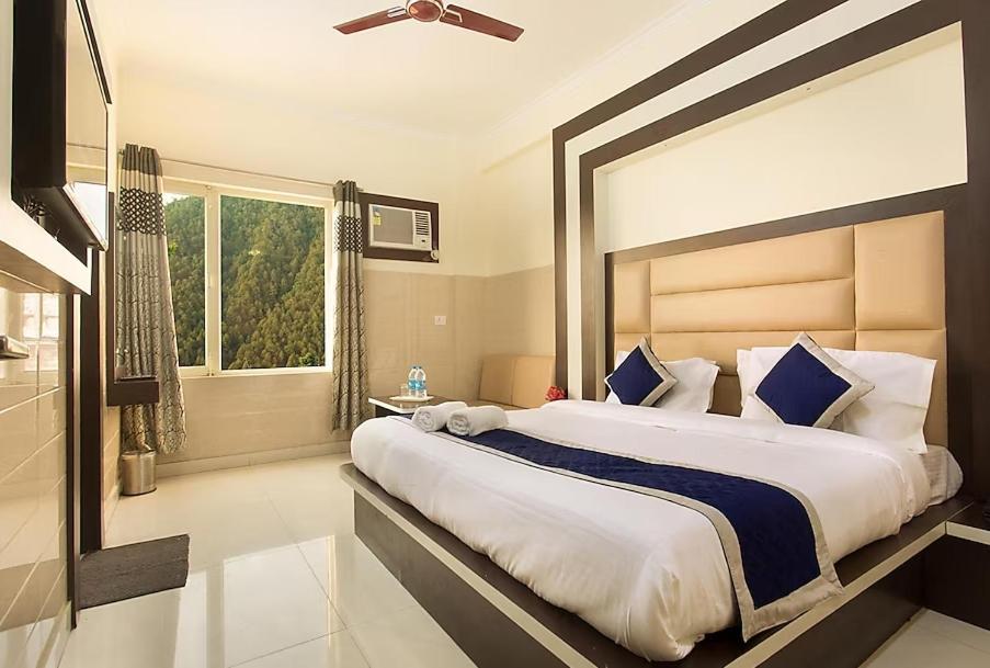 Trimrooms Trinity Katra Katra  Ngoại thất bức ảnh
