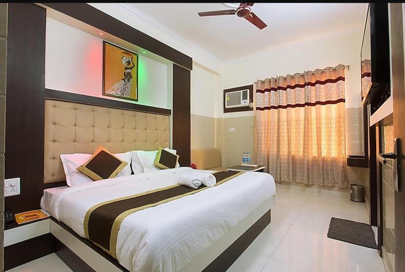 Trimrooms Trinity Katra Katra  Ngoại thất bức ảnh