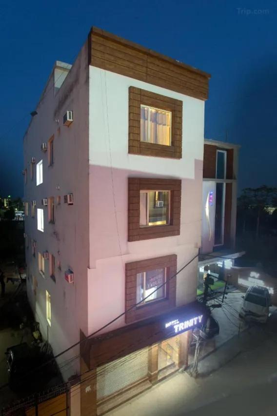 Trimrooms Trinity Katra Katra  Ngoại thất bức ảnh
