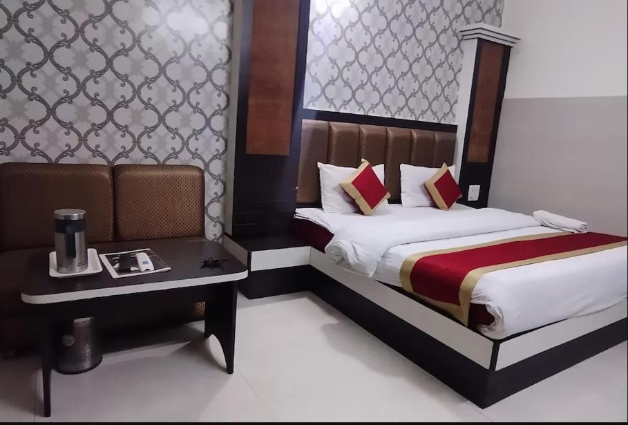 Trimrooms Trinity Katra Katra  Ngoại thất bức ảnh